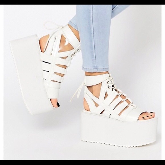 YRU Shoes - Yru Medusa platforms